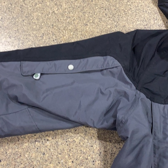 Men’s Columbia sportswear jacket. Size large. Used but in like new condition. - Picture 3 of 9